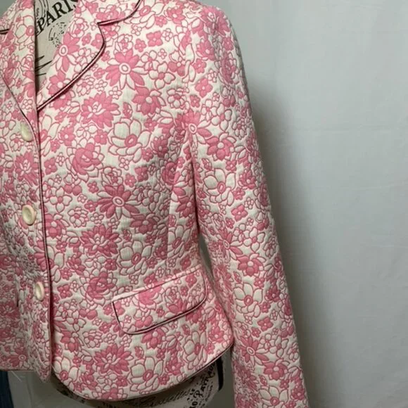 Ann Taylor Loft Women's Beautiful Floral Pink and Ivory Blazer Jacket Size: 10P - Picture 4 of 9